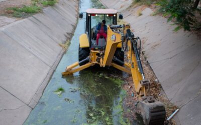 Realizan limpieza y desazolve en arroyos y canales previo a la temporada de lluvias.