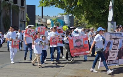 Familiares de jóvenes desaparecidos marchan en Culiacán para exigir justicia
