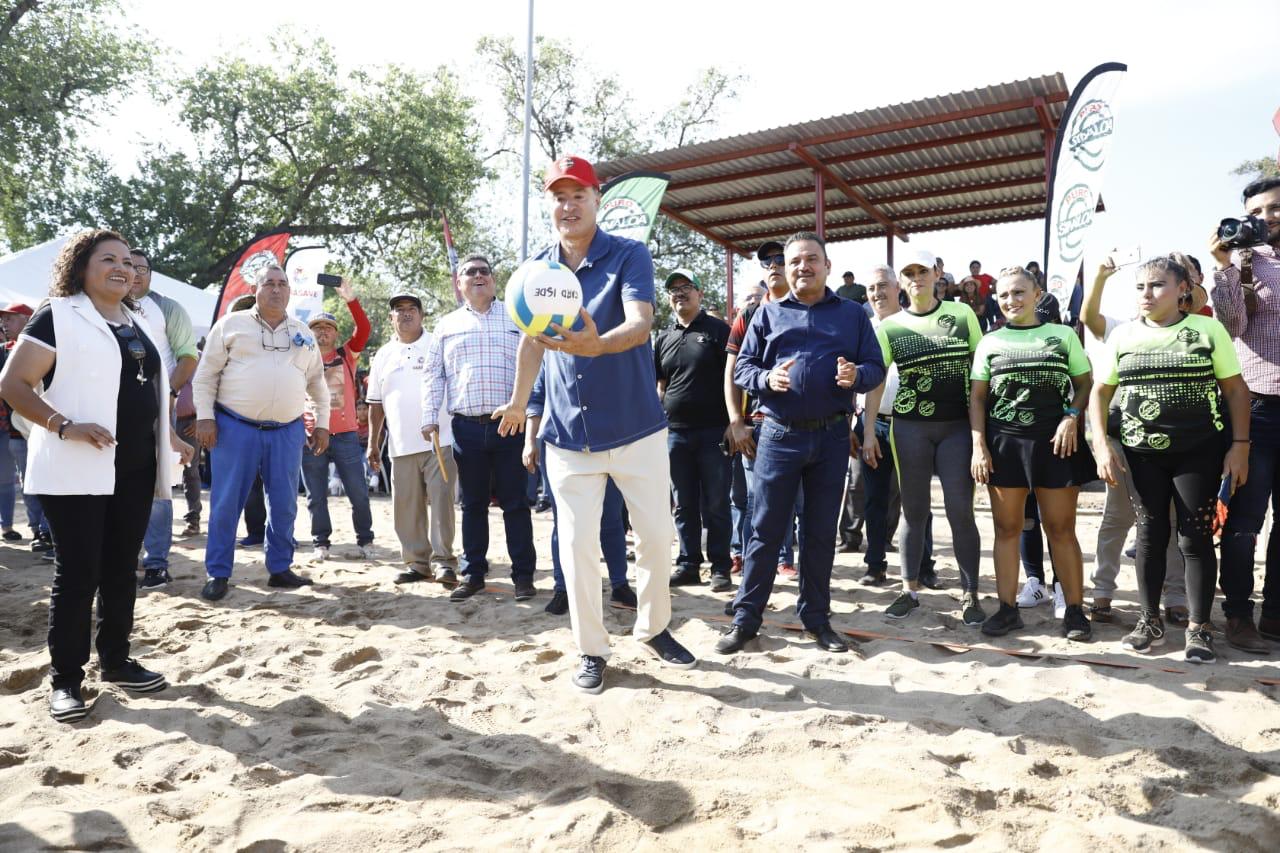 QUIRINO ENTREGA CANCHA DE VOLEIBOL PLAYERO EN GUASAVE ...