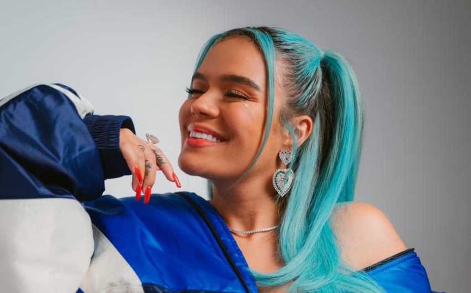 Karol G Celebró El éxito Global De Su Nuevo álbum Mostrando Algo Nuevo En Su Cuerpo