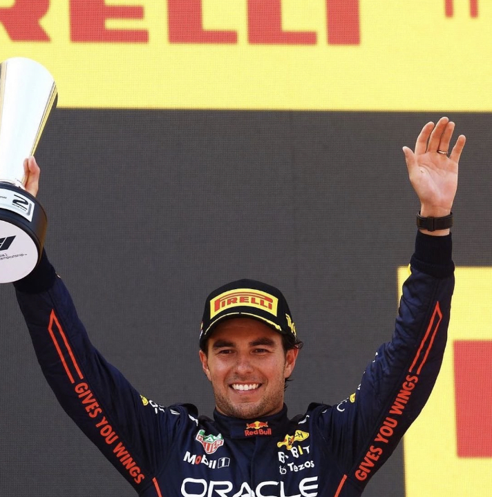 Verstappen triunfa en España, checo segundo lugar.