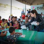 Cocina móvil Alajibua de DIF Culiacán lleva alimento caliente a familias de la Ampliación Bicentenario.