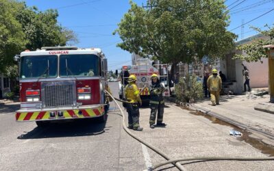 Sofocan bomberos incendio de basura acumulada.
