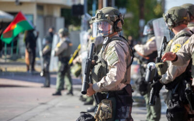 Inicia llegada de la Guardia Nacional para sofocar protestas en Los Ángeles.