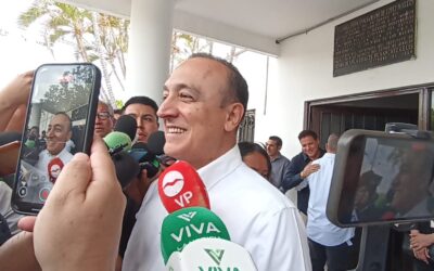 Alcalde de Ahome se compromete a resolver drenaje colapsado en el sector Scully