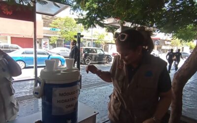 Instalan módulos de hidratación en Los Mochis para prevenir golpes de calor