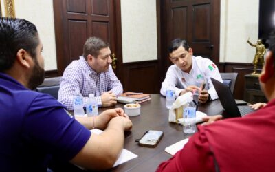 Alcalde de Badiraguato se reúne con personal de CFE con el propósito de mejorar el servicio en el municipio.