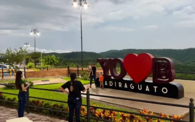 ¡Badiraguato te espera! Visitantes disfrutan de los atractivos del municipio serrano.