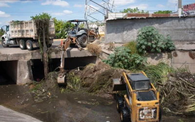 Realiza Ayuntamiento labores de limpieza en pluviales ante temporada de lluvias.