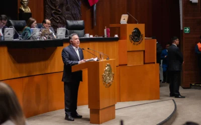 El Senador Enrique Inzunza presenta una lista de las leyes aprobadas en el periodo extraordinario en el Senado de la República.