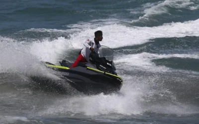 Tres turistas fueron rescatadas de morir ahogado en las playas de Mazatlán.