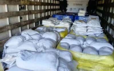 En Culiacán, Grupo Interinstitucional asegura un camión de carga con precursores químicos en su interior