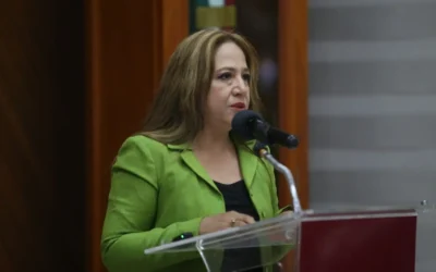 Reconocen a Lorena Páez Brito por su labor ambiental en Mazatlán