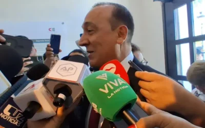 Socavón en calle Niños Héroes fue causado por tierra quebradiza: alcalde de Ahome