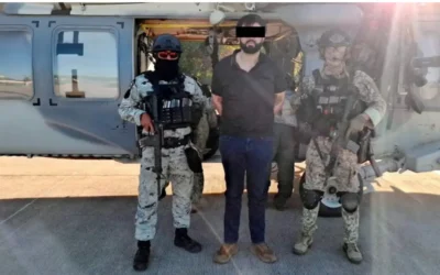 Traslada autoridad mexicana a 26 detenidos a U.S.A., entre ellos «El chavo Félix», yerno de Ismael Zambada