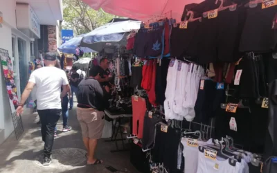 Ambulantes esperan que las compras de último minuto beneficien la venta del regreso a clases