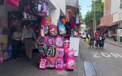 Comerciantes de mochilas en Culiacán enfrentan bajas ventas pese al regreso a clases