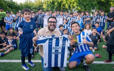 ¡La transformación de Culiacán continúa!, Juan de Dios entrega cancha de pasto sintético y calles pavimentadas