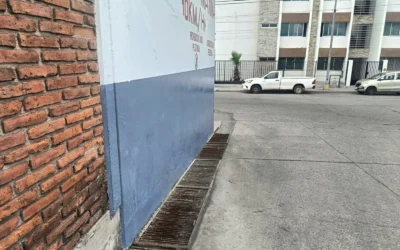 Derrame interno de drenaje entre Ferrusquilla y Río Baluarte, en Palos Prietos.