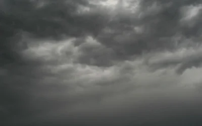 Aumentan lluvias en Sinaloa; autoridades vigilan posible formación ciclónica