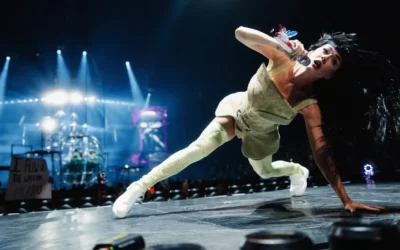 Katy Perry recibe descarga eléctrica en pleno show de The Lifetimes Tour… pero no se detiene