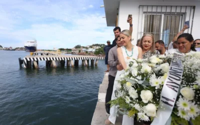Autoridades rinden homenaje a pescadores caídos del huracán «Ismael».