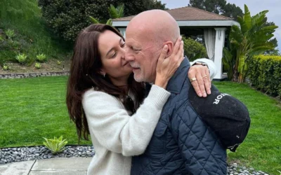 Esposa de Bruce Willis responde a críticas por internarlo en clínica