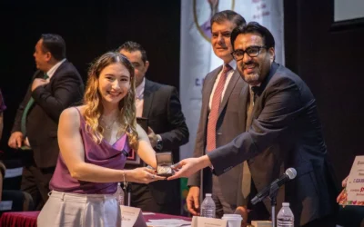 “Ustedes son los verdaderos rostros que nos representan y nos llenan de orgullo”: Juan de Dios Gámez entrega el Premio Coltzin 2025.