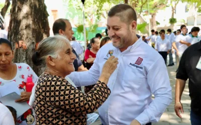 Badiraguatenses reciben servicios médicos gratuitos gracias a la Semana Nacional de Salud Pública.