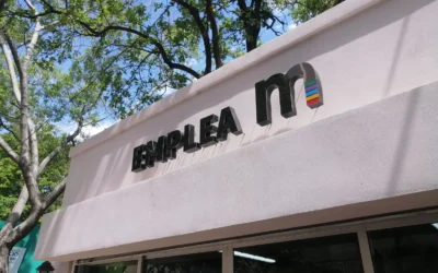 Emplea-M con Causa ameniza el Mercadito de la Inclusión para la comunidad: Esquites y mesas para consumir