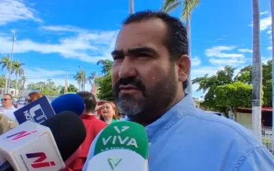 Japama continúa atendiendo a comunidades de Ahome con pipas y contenedores de agua