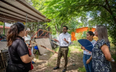 Juan de Dios Gámez se compromete a mejorar planteles educativos en Campesina El Barrio