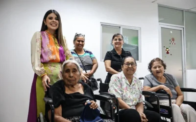 DIF Culiacán entrega sillas de ruedas a personas en situación vulnerable