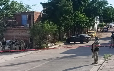 Con más de cien disparos de ‘cuernos de chivo’, matan a joven en la López Mateos