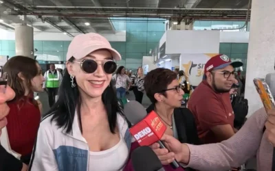 Susana Zabaleta enfrenta abucheos en aeropuerto por burlas de Ricardo Pérez a la prensa