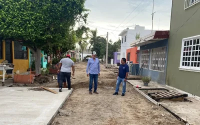 Avanzan obras de alcantarillado que la presidenta, Estrella Palacios gestionó para el Infonavit Playas y la Morelos