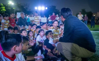El balón vuelve a rodar en La Conquista: Juan de Dios Gámez cumple compromiso y entrega cancha de fútbol de pasto sintético