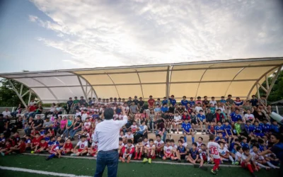«¡Gracias por darnos una cancha nueva, ya podemos entrenar mejor!»: Agradecen niñas, niños y jóvenes de Villa Universidad a Juan de Dios Gámez.