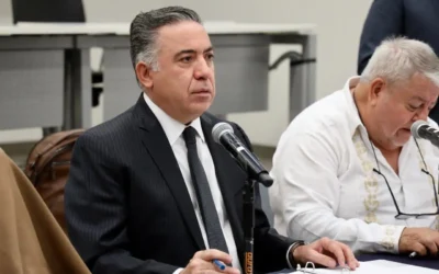 El senador por Sinaloa Enrique Inzunza Cázares en la comisión de estudios legislativos desahoga intensa agenda .