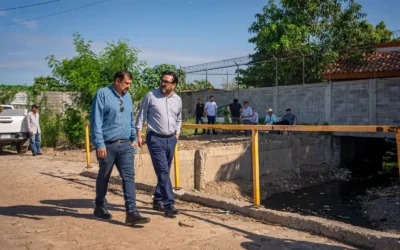 Juan de Dios Gámez y Serapio Vargas atienden gestión de vecinos de Hacienda de la Ceiba.