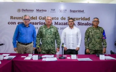 Anuncia gobernador Rocha fortalecimiento de operativos en Mazatlán, con elementos de Defensa y SSyPC.