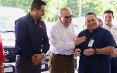 Gobernador Rocha entrega 22 vehículos para apoyar la campaña contra el Dengue.