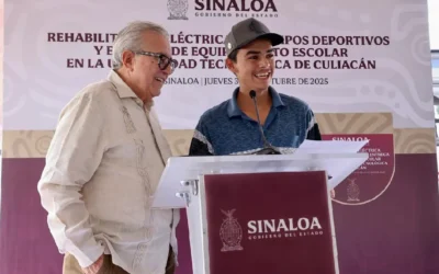 Gobernador Rocha entrega equipamiento para desarrollo profesional en la Universidad Tecnológica de Culiacán.