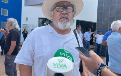 Maestros jubilados de la UAS se manifiestan en apoyo a docentes investigadas