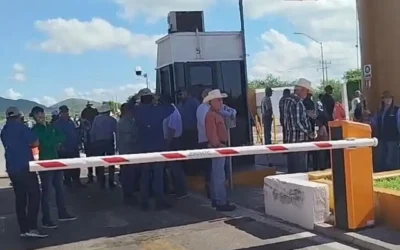 Productores agrícolas del norte de Sinaloa toman caseta en San Miguel Zapotitlán como protesta