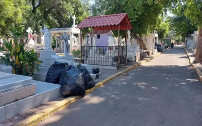 Aumenta la afluencia en el Panteón Civil de Culiacán previo al Día de Muertos