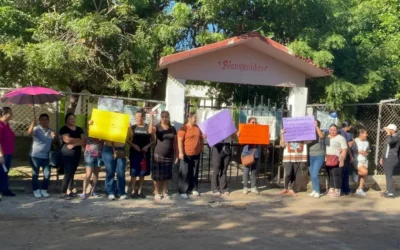 Protestas en Guasave por fallas eléctricas en escuelas; padres toman planteles en Caimanero y El Varal.