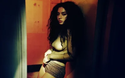 Charli XCX anuncia su película “The Moment” con A24 y un elenco lleno de celebridades