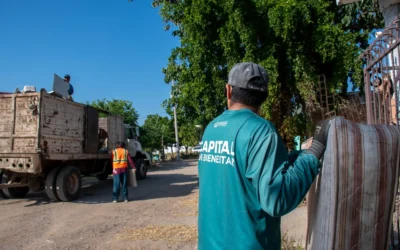 Ayuntamiento refuerza campaña contra el dengue en la colonia Domingo Rubí.
