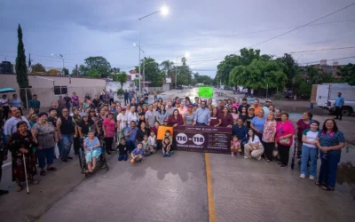 Juan de Dios Gámez cumple y entrega calles pavimentadas en la colonia Emiliano Zapata